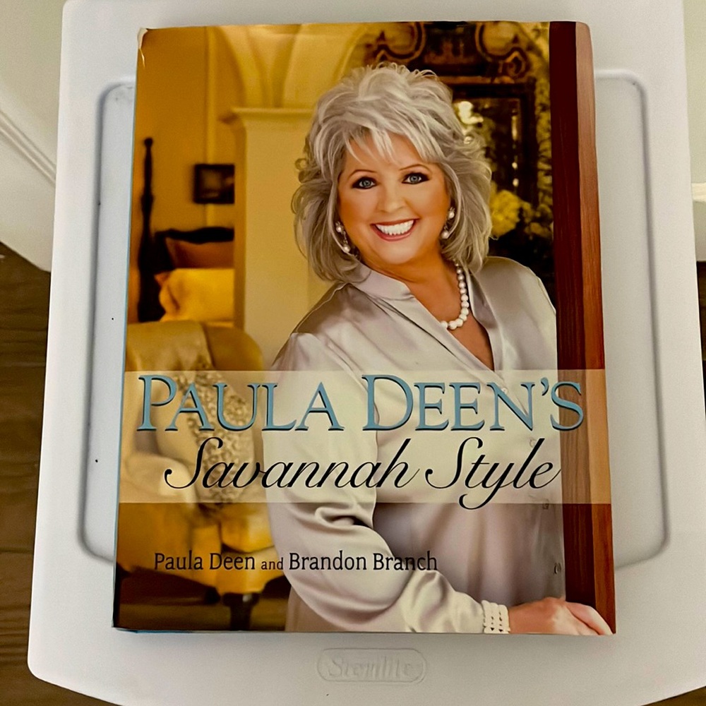 PAULA DEEN’S SAVANNAH STYLE BOOK